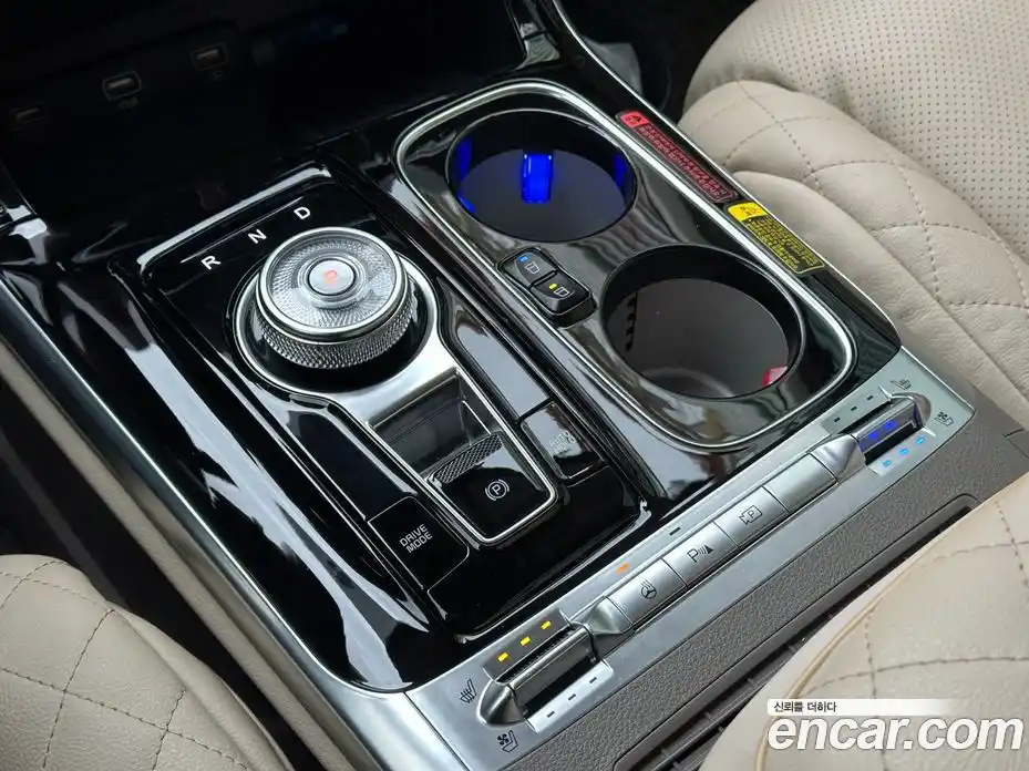 Kia Canival 2022 3.5 Автомат в Москве № 587380, фото 9