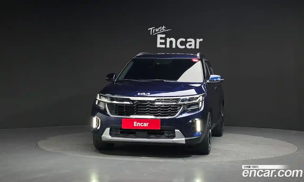 Kia Seltos 2023 2.0 Автомат в Москве № 587453, фото 3