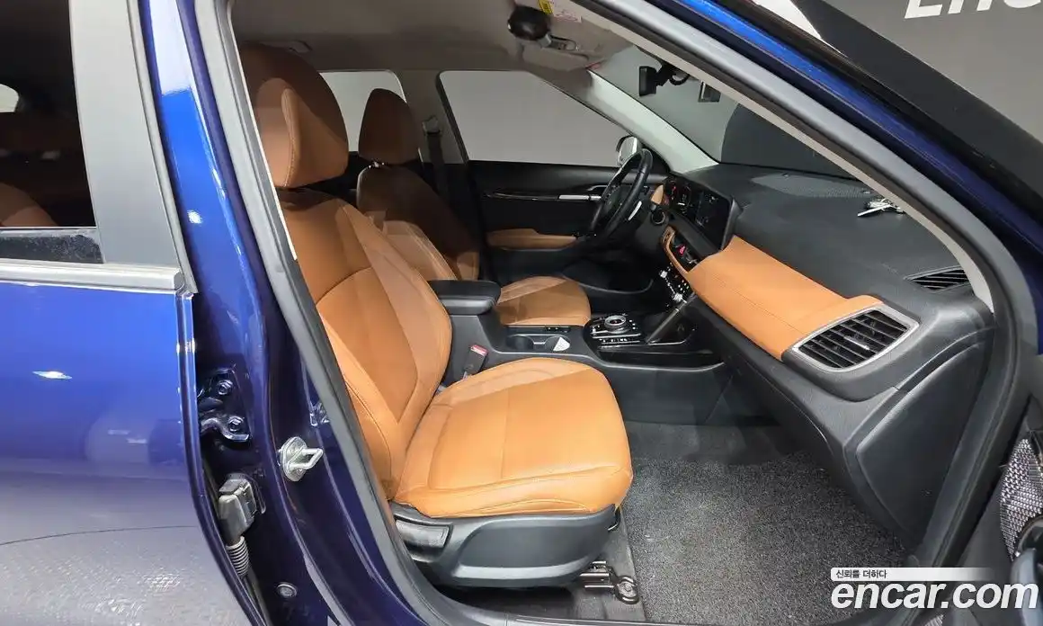 Kia Seltos 2023 2.0 Автомат в Москве № 587453, фото 10