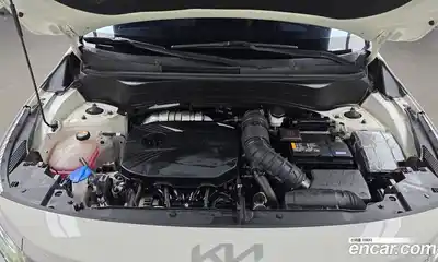 Kia Seltos 2023 1.6 Автомат в Москве № 587826, миниатюра 6