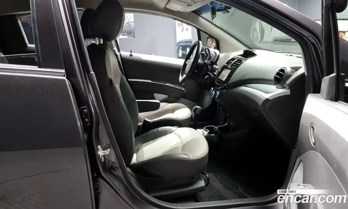 Chevrolet Spark 2014 1.0 Автомат в Москве № 588681, фото 11