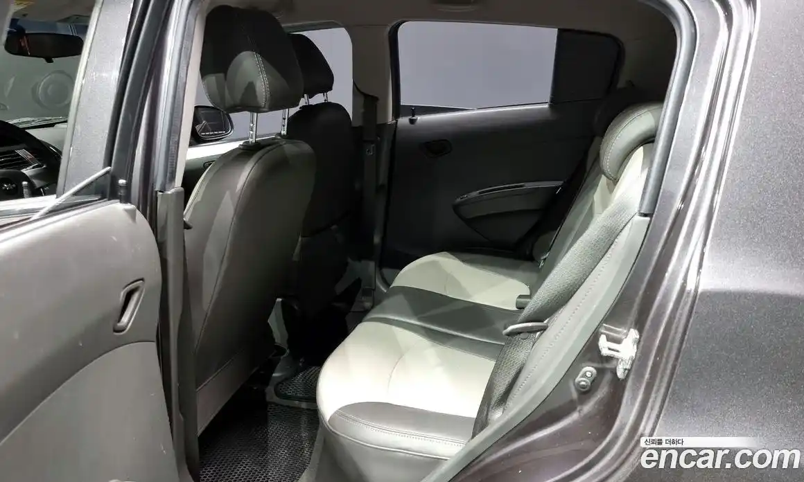 Chevrolet Spark 2014 1.0 Автомат в Москве № 588681, фото 12