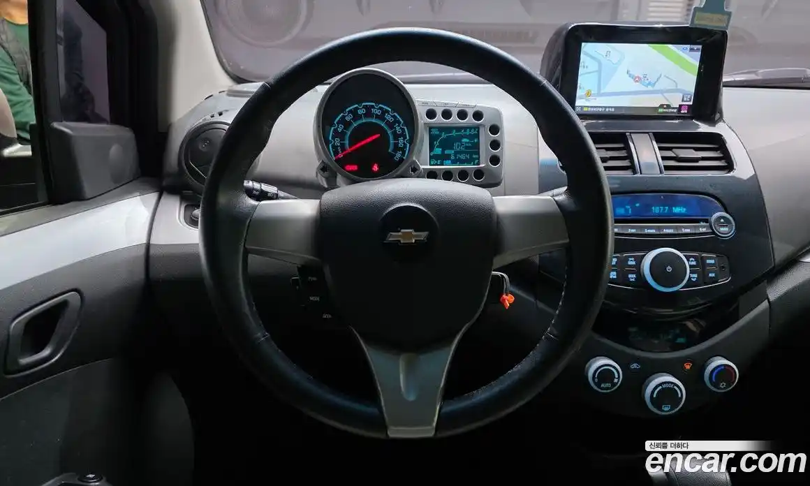 Chevrolet Spark 2012 1.0 Автомат в Москве № 589796, фото 13