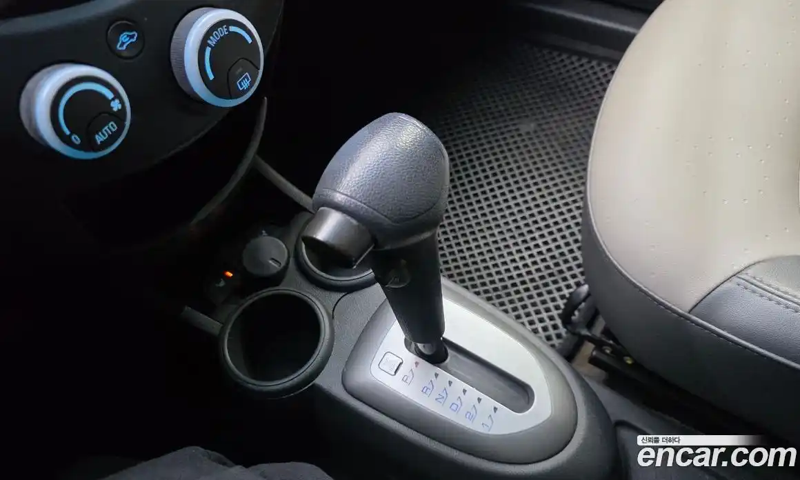 Chevrolet Spark 2012 1.0 Автомат в Москве № 589796, фото 9