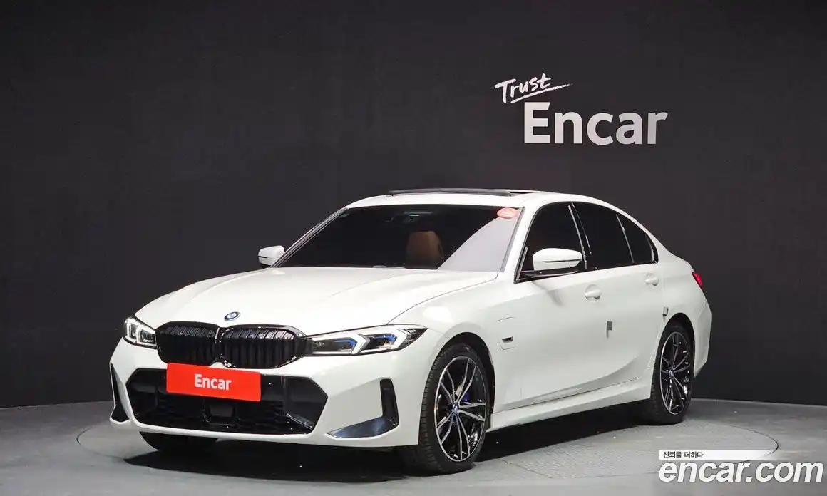 BMW 3-Series 2023 2.0 Автомат в Москве № 590635, фото 1