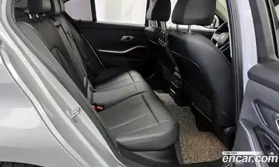 BMW 3-Series 2019 2.0 Автомат в Москве № 591304, миниатюра 12