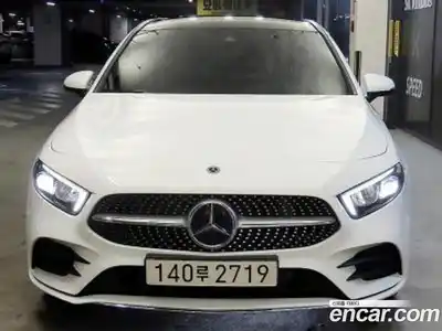 Mercedes-Benz A-Class 2023 2.0 Автомат в Москве № 591890, миниатюра 2