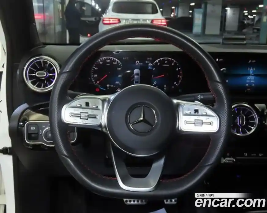 Mercedes-Benz A-Class 2023 2.0 Автомат в Москве № 591890, фото 10