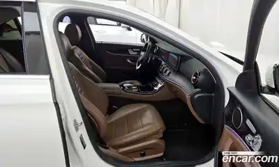 Mercedes-Benz E-Class 2017 2.0 Автомат в Москве № 592193, миниатюра 11