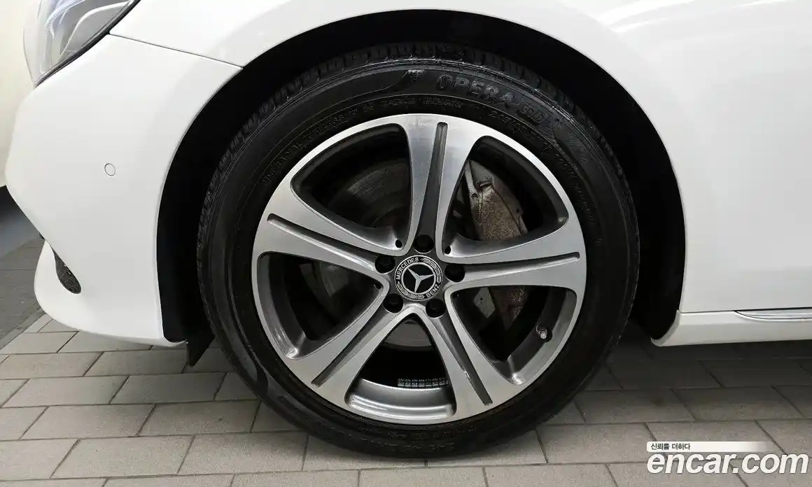 Mercedes-Benz E-Class 2017 2.0 Автомат в Москве № 592193, фото 5