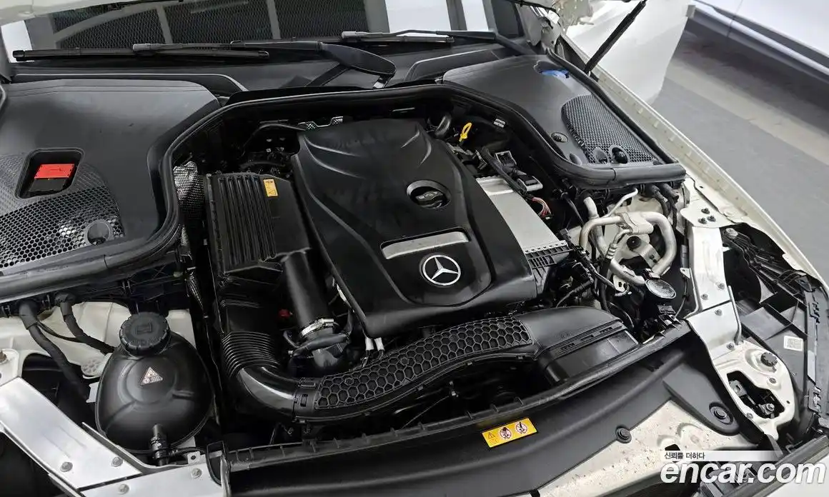 Mercedes-Benz E-Class 2017 2.0 Автомат в Москве № 592193, фото 6