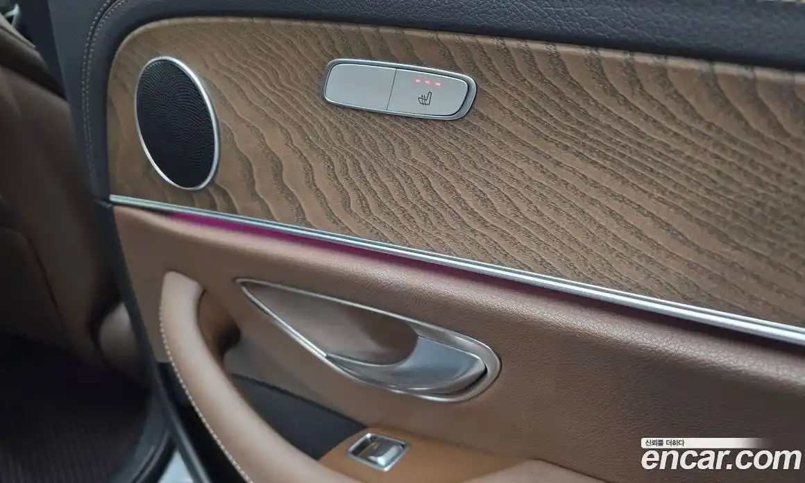 Mercedes-Benz E-Class 2021 2.0 Автомат в Москве № 592401, фото 18