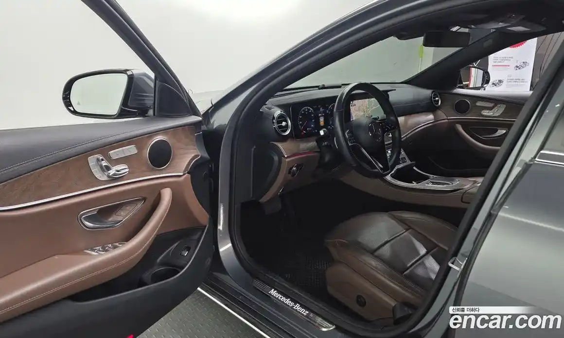 Mercedes-Benz E-Class 2021 2.0 Автомат в Москве № 592401, фото 10