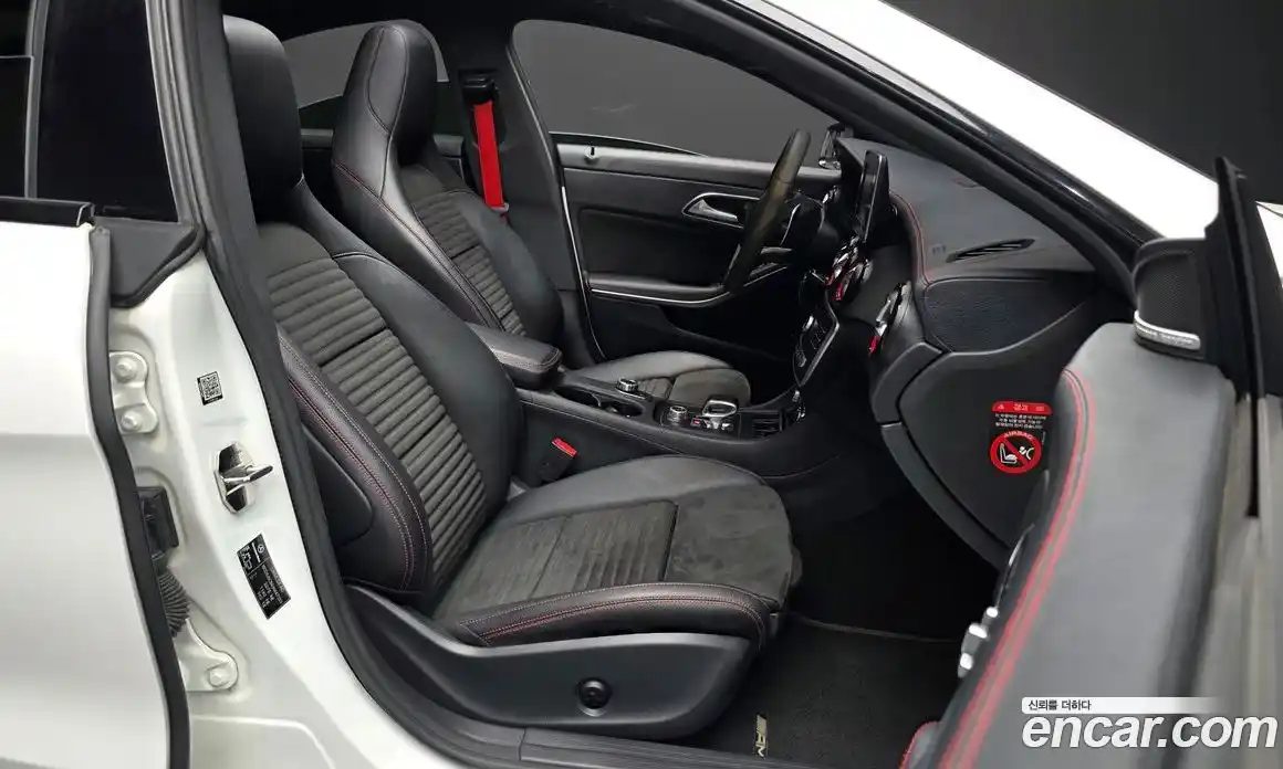 Mercedes-Benz CLA-Class 2018 2.0 Автомат в Москве № 592550, фото 11