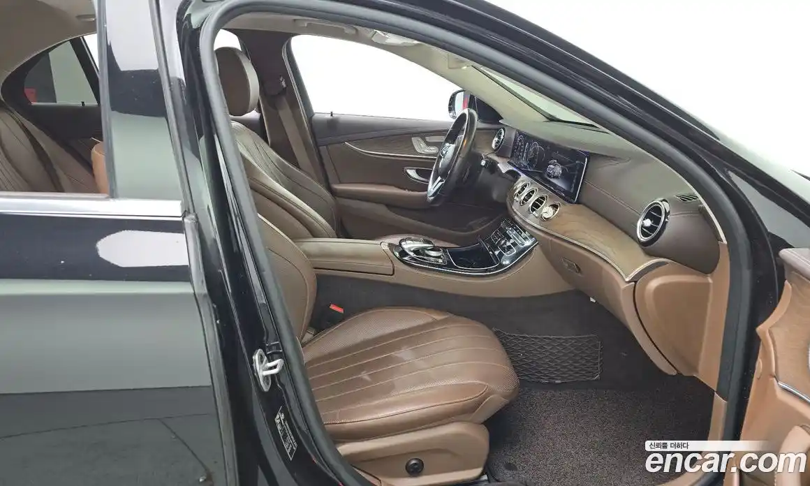 Mercedes-Benz E-Class 2020 2.0 Автомат в Москве № 592634, фото 11