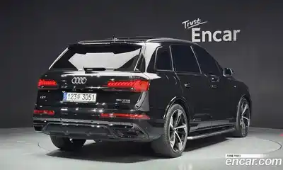 Audi Q7 2022 3.0 Автомат в Москве № 593047, миниатюра 2