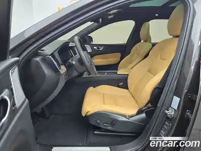 Volvo XC60 2022 2.0 Автомат в Москве № 593896, миниатюра 10