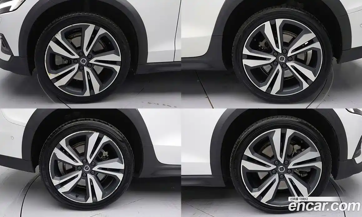 Volvo V60 2021 2.0 Автомат в Москве № 593918, фото 15