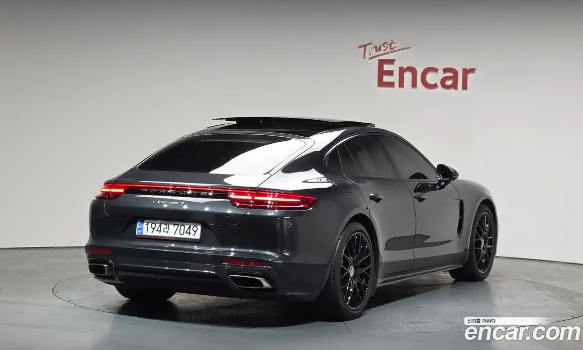 Porsche Panamera 2018 3.0 Автомат в Москве № 594068, фото 1