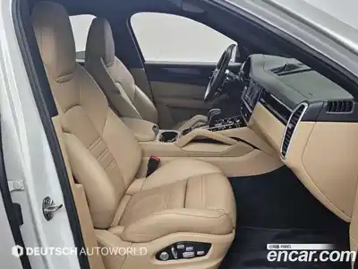 Porsche Cayenne 2020 3.0 Автомат в Москве № 594558, миниатюра 10