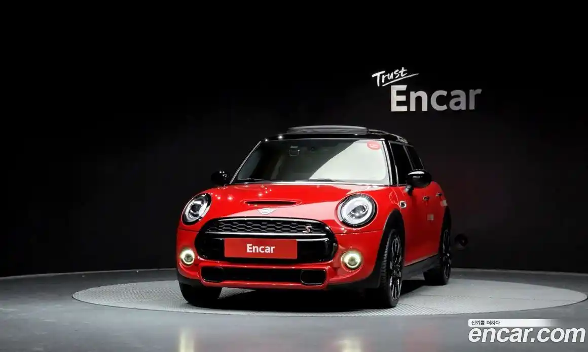Mini Cooper 2021 2.0 Автомат в Москве № 595050, фото 3