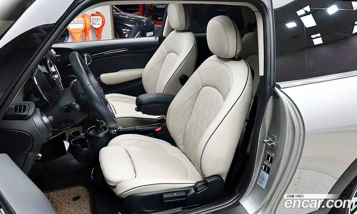 Mini Cooper 2023 2.0 Автомат в Москве № 595233, фото 8