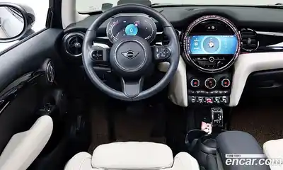 Mini Cooper 2023 2.0 Автомат в Москве № 595233, миниатюра 10