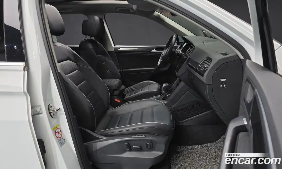 Volkswagen Tiguan 2022 2.0 Автомат в Москве № 595659, фото 11