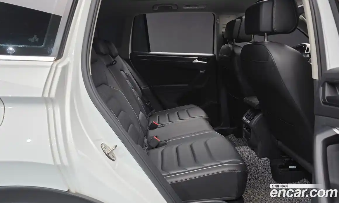 Volkswagen Tiguan 2022 2.0 Автомат в Москве № 595659, фото 12