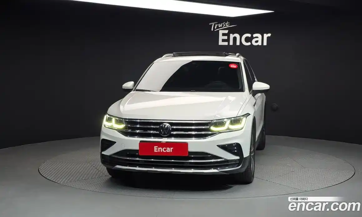 Volkswagen Tiguan 2022 2.0 Автомат в Москве № 595659, фото 3