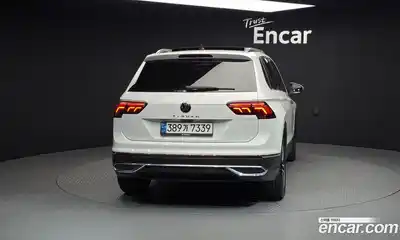 Volkswagen Tiguan 2022 2.0 Автомат в Москве № 595659, миниатюра 4