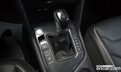 Volkswagen Tiguan 2022 2.0 Автомат в Москве № 595659, миниатюра 9