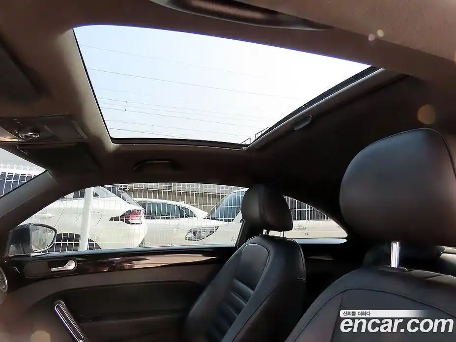 Volkswagen Beatle 2014 2.0 Автомат в Москве № 607662, фото 15