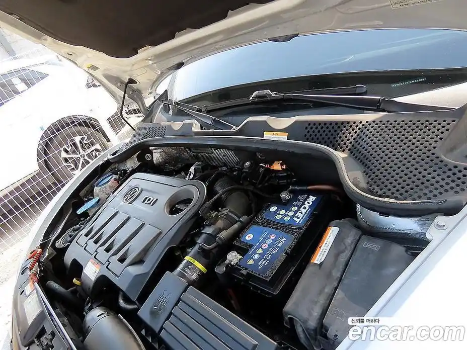 Volkswagen Beatle 2014 2.0 Автомат в Москве № 607662, фото 17