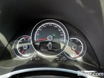 Volkswagen Beatle 2014 2.0 Автомат в Москве № 607662, миниатюра 9