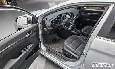 Hyundai Avante 2020 1.6 Автомат в Москве № 607784, миниатюра 11