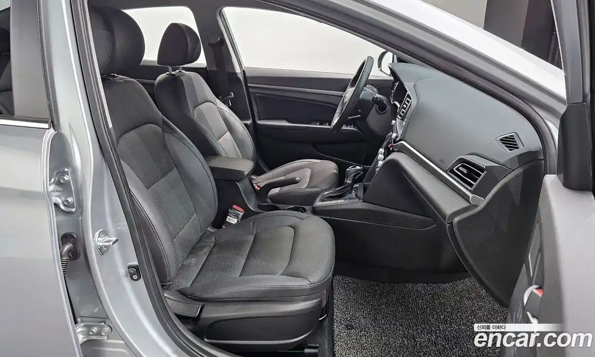 Hyundai Avante 2020 1.6 Автомат в Москве № 607784, фото 10