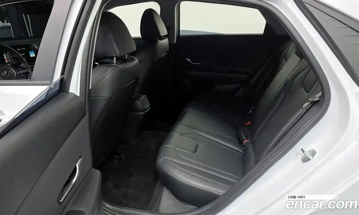 Hyundai Avante 2022 1.6 Автомат в Москве № 607903, фото 20