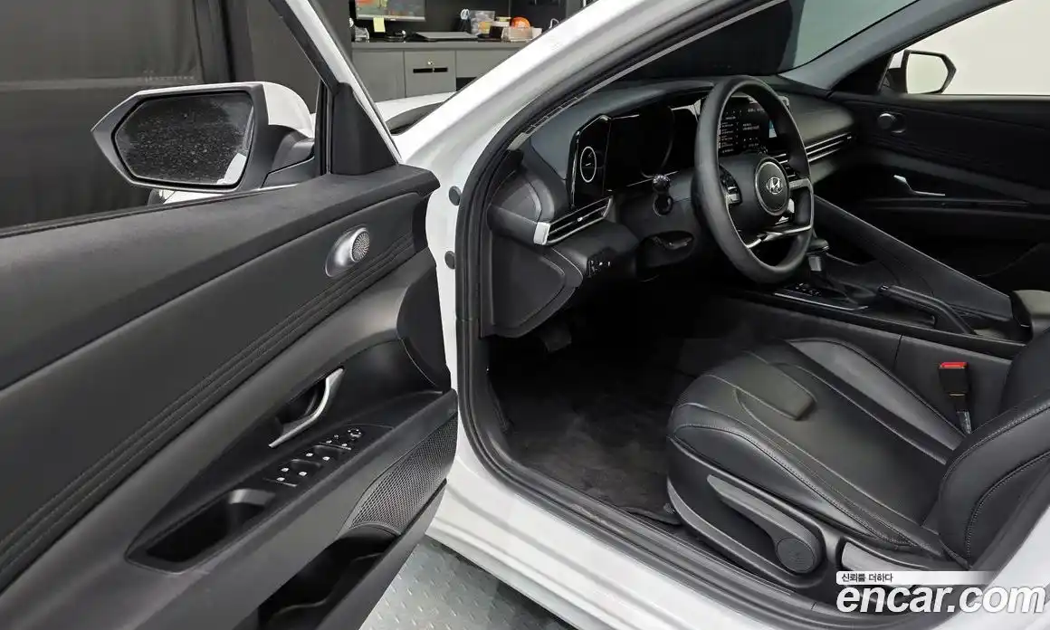 Hyundai Avante 2022 1.6 Автомат в Москве № 607903, фото 10