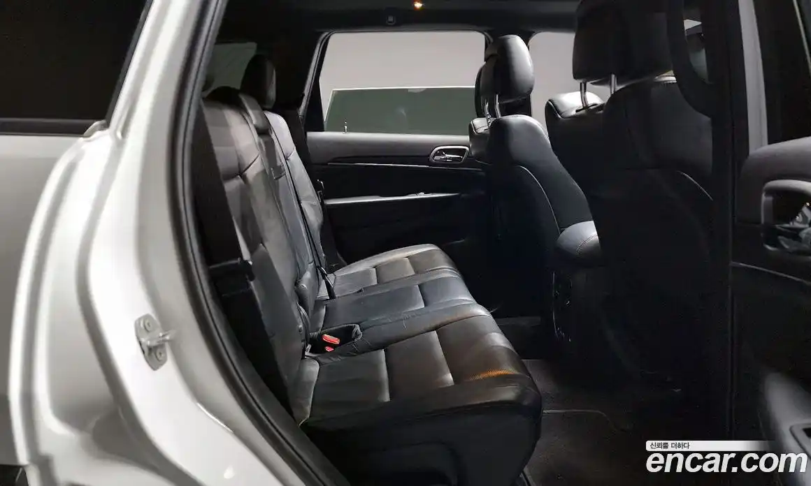 Jeep Cherokee 2018 3.6 Автомат в Москве № 609776, фото 12