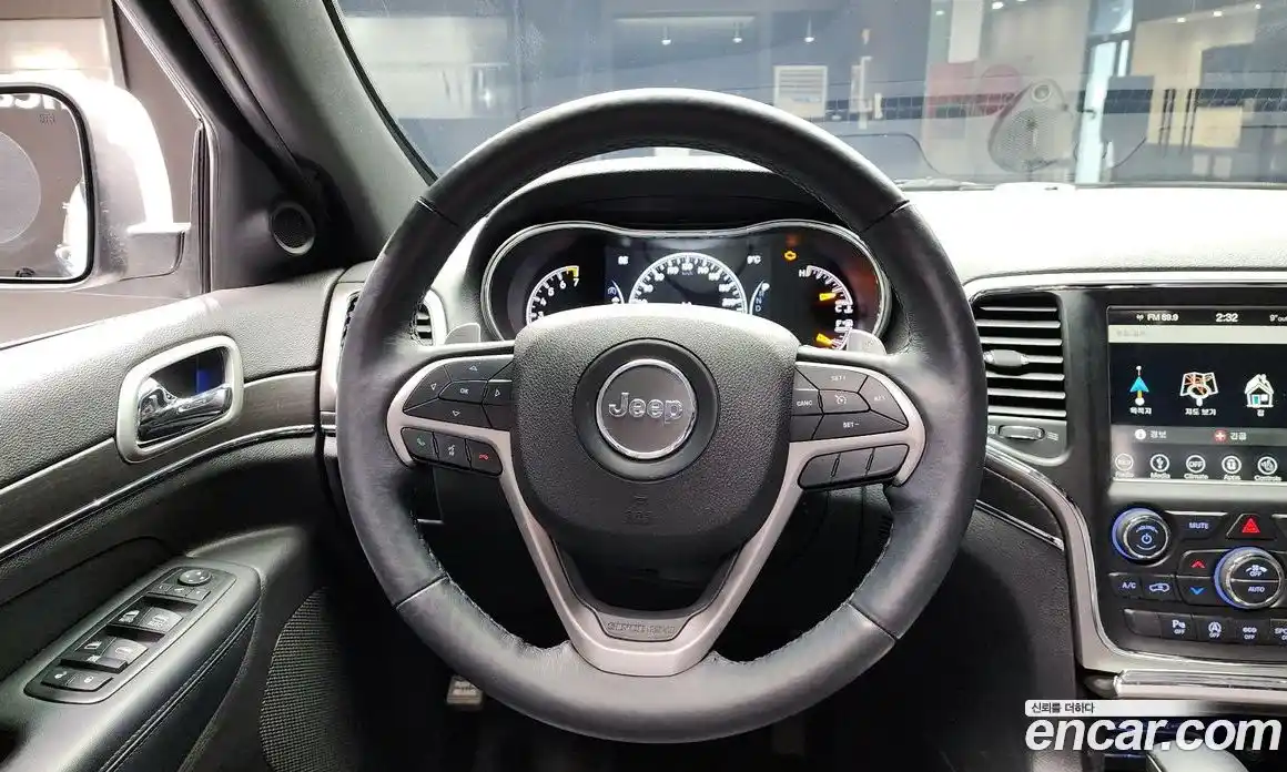 Jeep Cherokee 2018 3.6 Автомат в Москве № 609776, фото 14