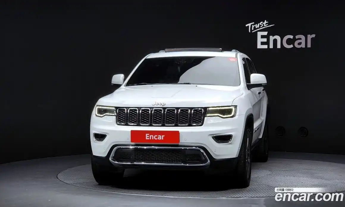 Jeep Cherokee 2018 3.6 Автомат в Москве № 609776, фото 3