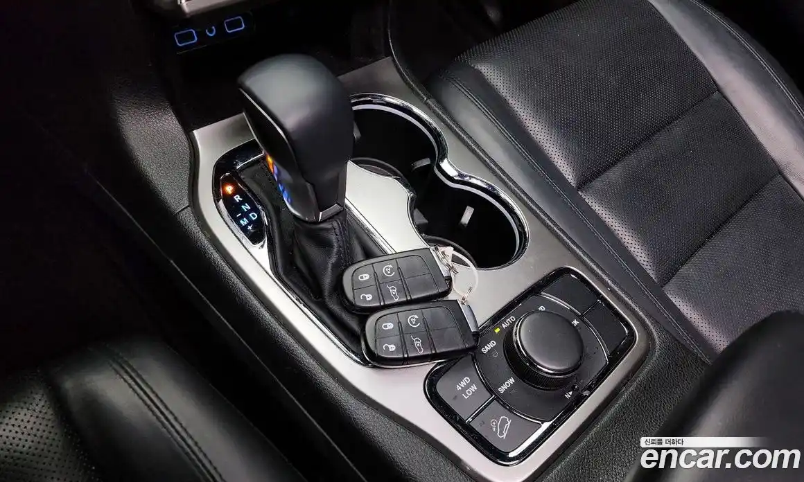 Jeep Cherokee 2018 3.6 Автомат в Москве № 609776, фото 9