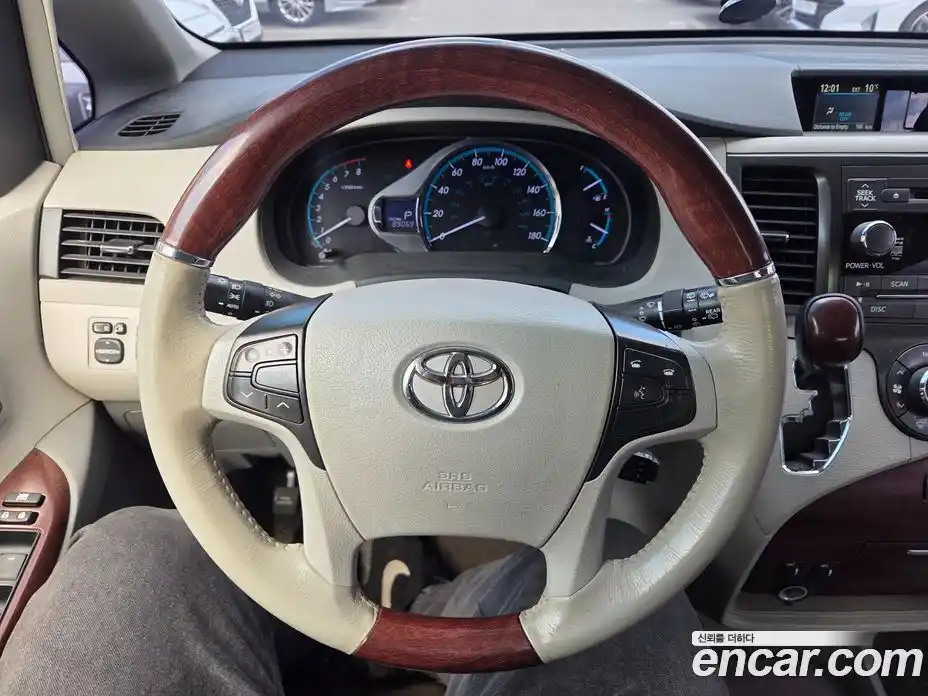 Toyota Sienna 2014 3.5 Автомат в Москве № 609814, фото 5