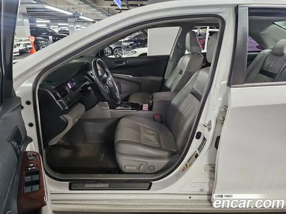 Toyota Camry 2013 2.5 Автомат в Москве № 609938, фото 11