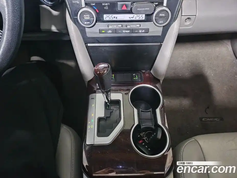 Toyota Camry 2013 2.5 Автомат в Москве № 609938, фото 7