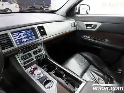 Jaguar XF 2013 2.0 Автомат в Москве № 610833, миниатюра 11