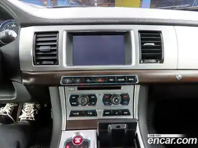 Jaguar XF 2013 2.0 Автомат в Москве № 610833, миниатюра 12