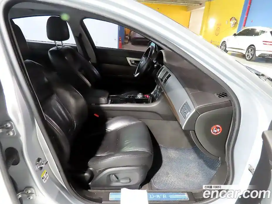 Jaguar XF 2013 2.0 Автомат в Москве № 610833, фото 8