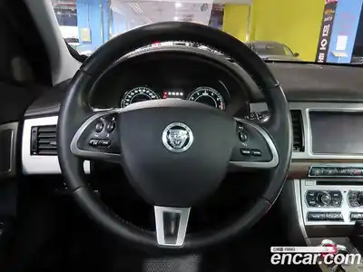 Jaguar XF 2013 2.0 Автомат в Москве № 610833, миниатюра 10